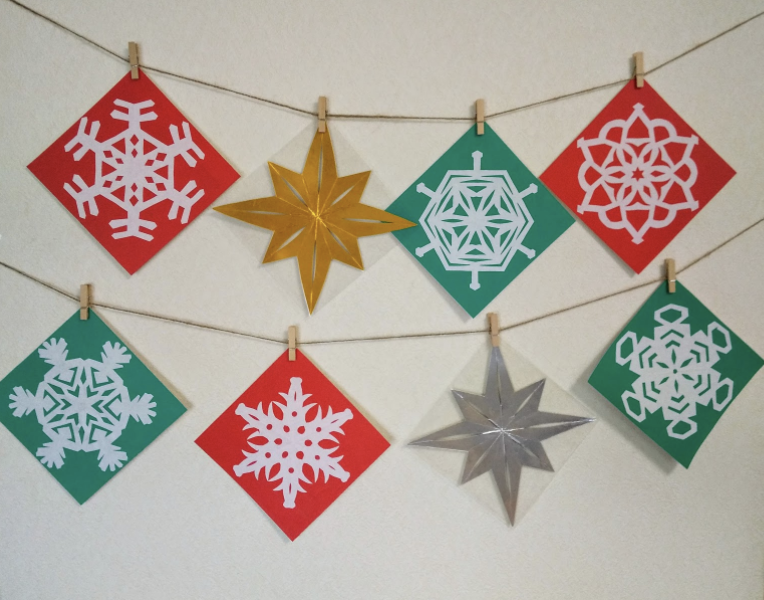 クリスマスの飾り付けにおすすめ！切り紙ガーランドのレシピ・作り方